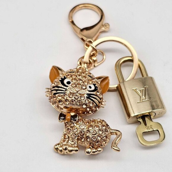 Authentic Louis Vuitton Lock & Key with unbranded Bagcharm, Keycharm, Keychain - Picture 5 of 7